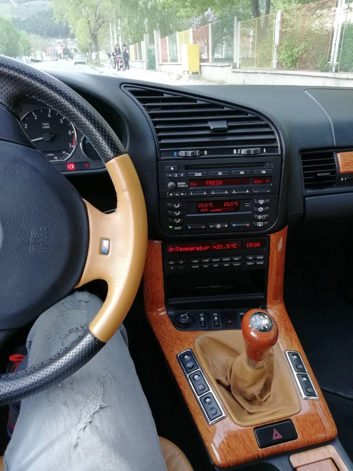 BMW 320, снимка 2 - Автомобили и джипове - 55054455