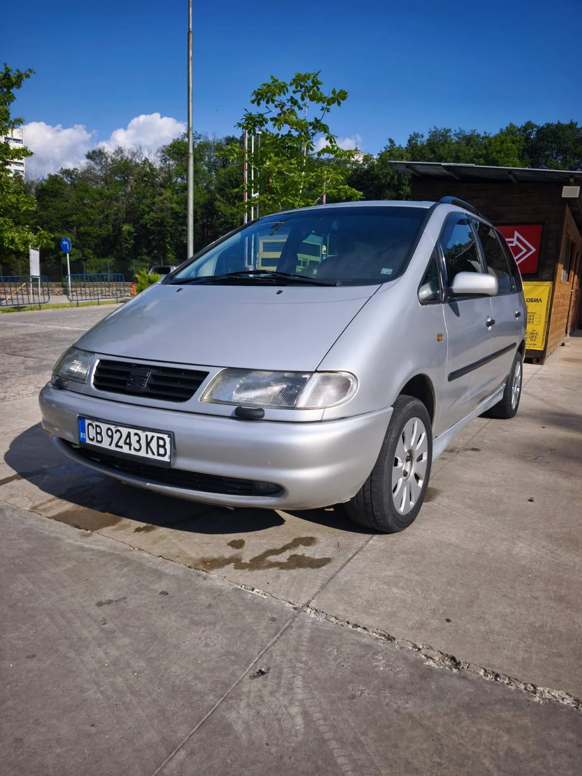 Seat Alhambra луксос, снимка 2 - Автомобили и джипове - 55157391