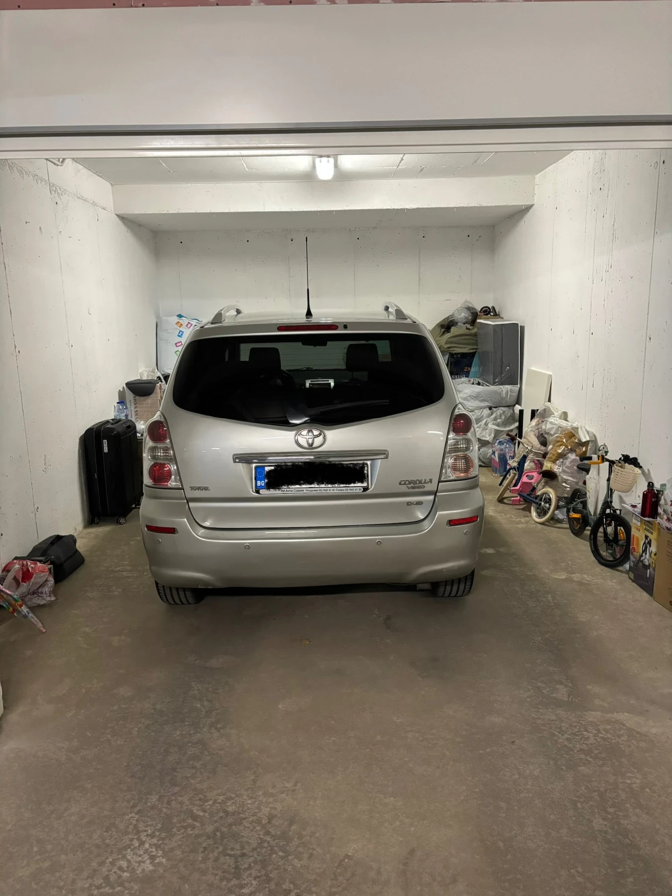 Toyota Corolla verso 2.2 D4D, снимка 12 - Автомобили и джипове - 55310277
