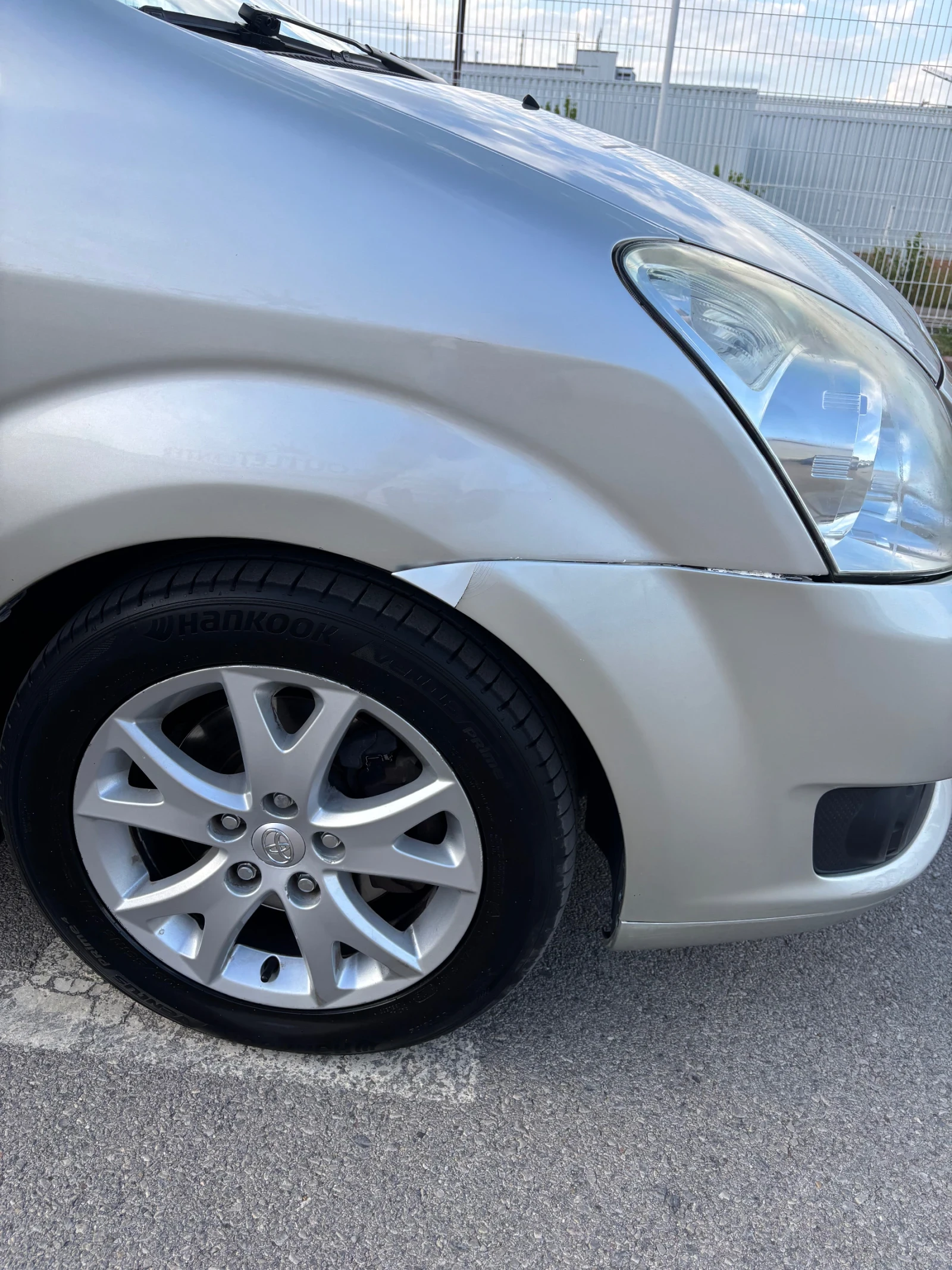 Toyota Corolla verso 2.2 D4D, снимка 14 - Автомобили и джипове - 55310277