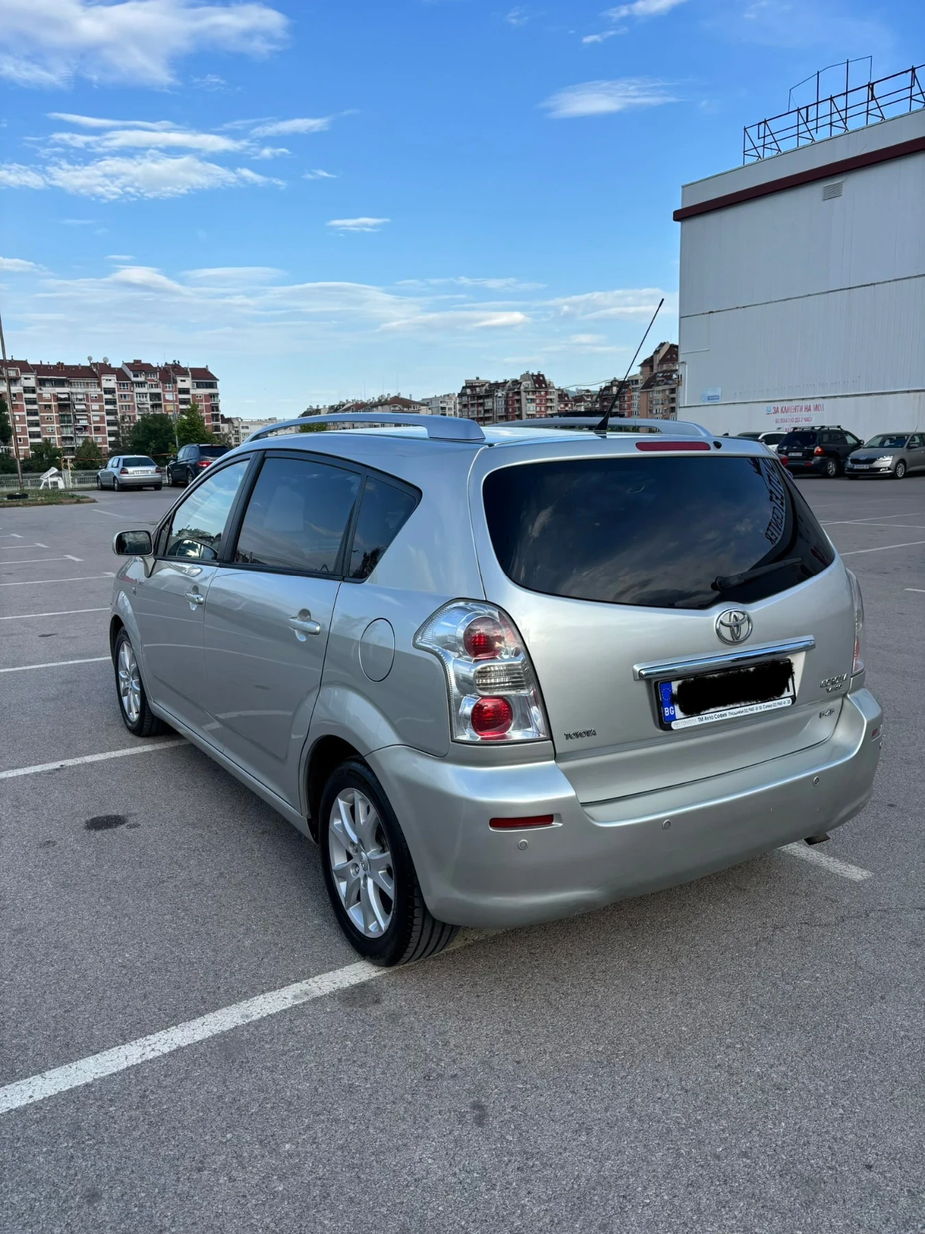 Toyota Corolla verso 2.2 D4D, снимка 5 - Автомобили и джипове - 55310277