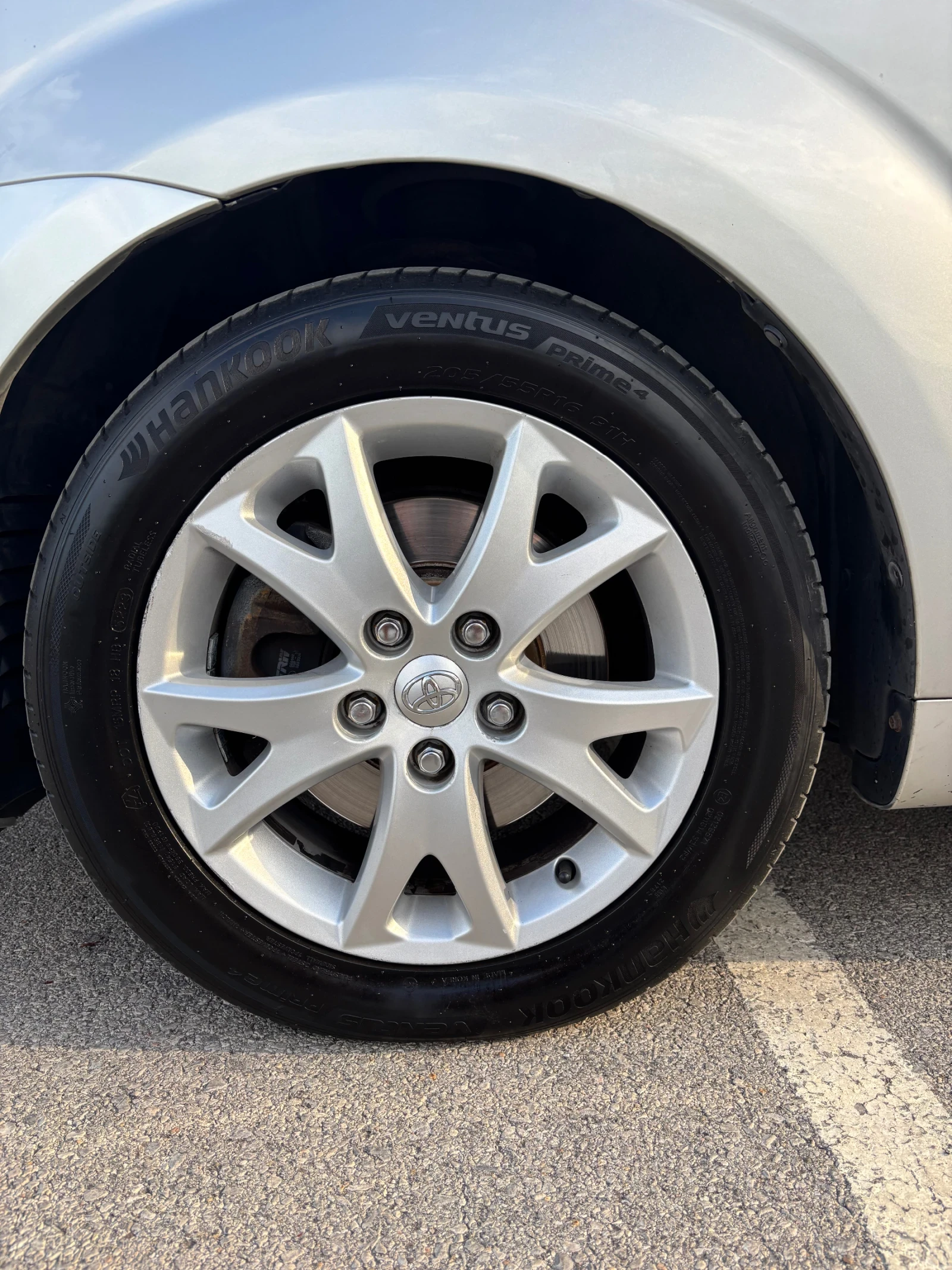 Toyota Corolla verso 2.2 D4D, снимка 8 - Автомобили и джипове - 55310277