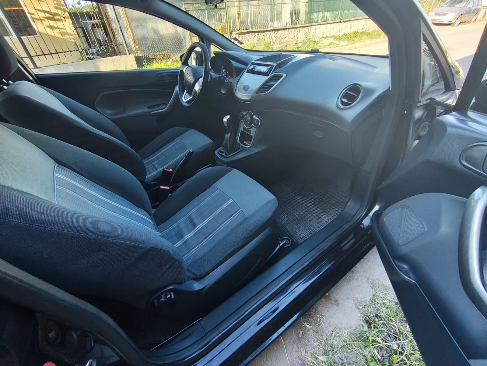 Ford Fiesta 1.4 CDTi всичко платено, качваш се и караш, снимка 9 - Автомобили и джипове - 55793113