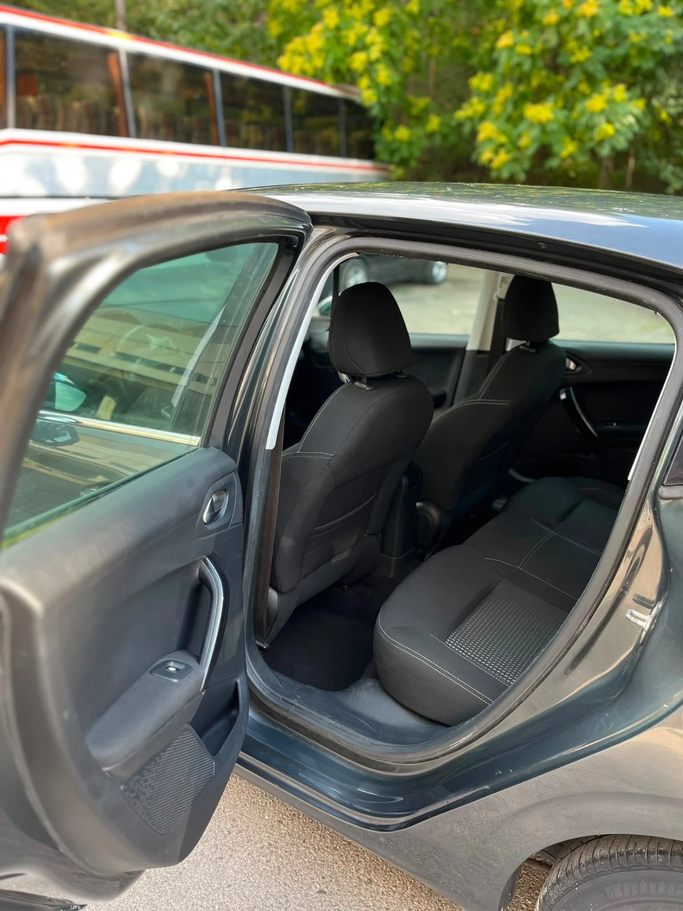 Peugeot 208 Климатроник facelift BlueHDI, снимка 8 - Автомобили и джипове - 55881558