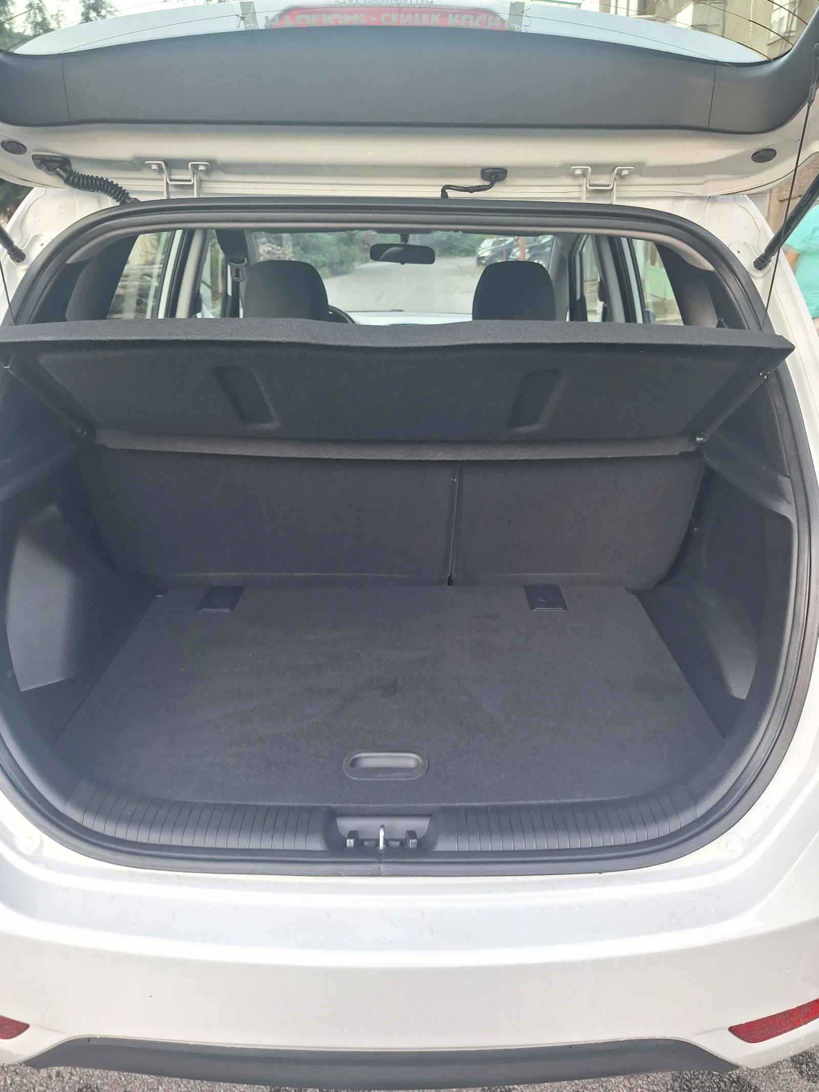 Hyundai Ix20 1.4 i, снимка 13 - Автомобили и джипове - 56267561