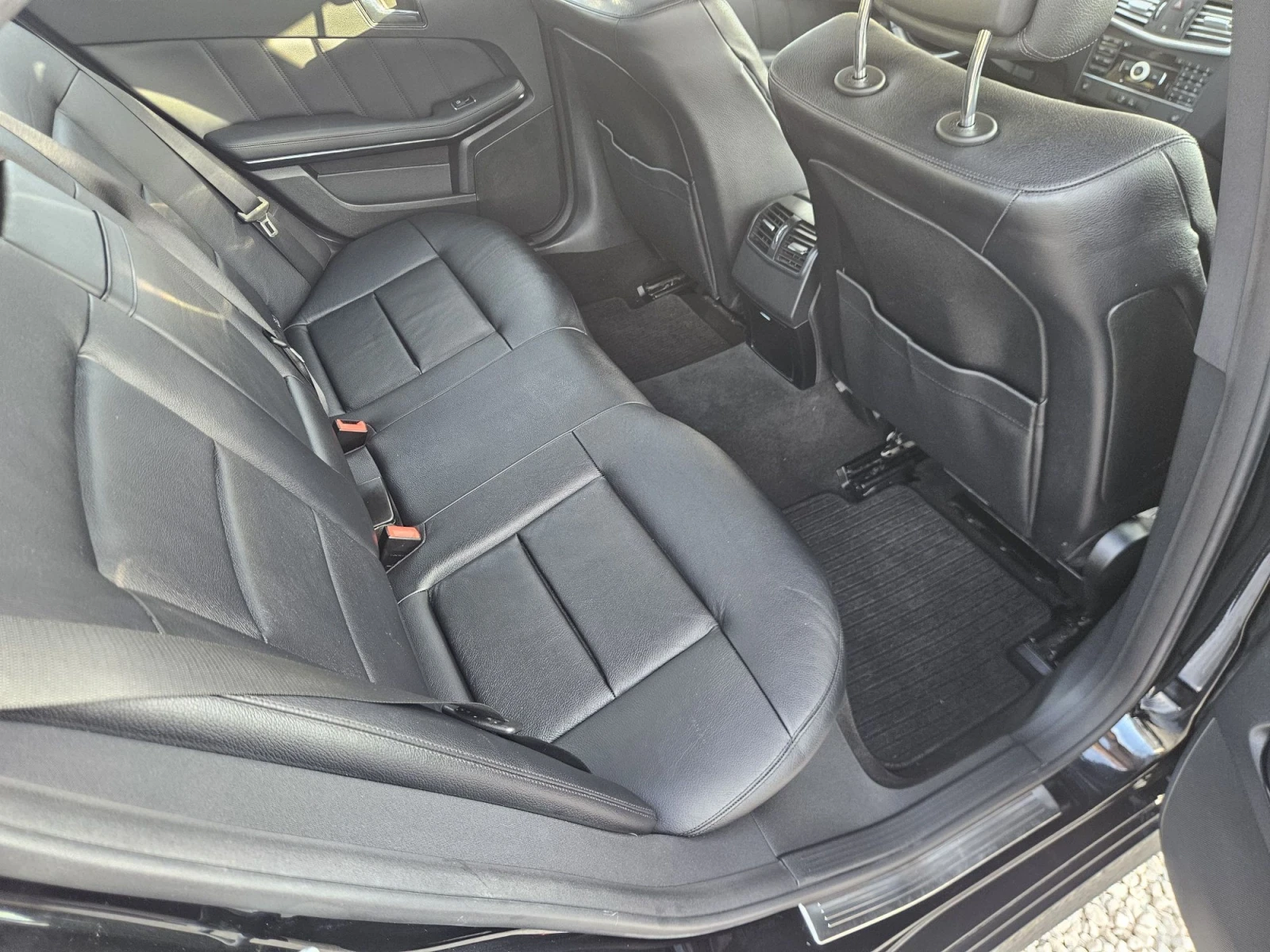 Mercedes-Benz E 350, снимка 15 - Автомобили и джипове - 56443721