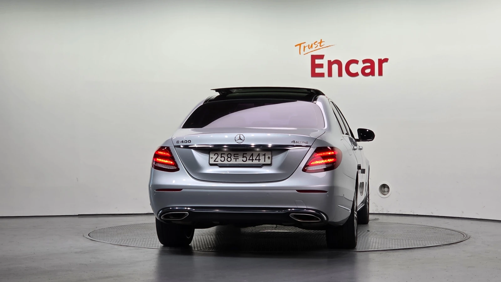 Mercedes-Benz E 400 4Matic * DIS * BURM * ����� * 360 * HUD | Mobile.bg � ����������� 4