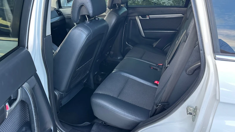 Chevrolet Captiva 2.4i газ 7 места, снимка 8 - Автомобили и джипове - 50404167