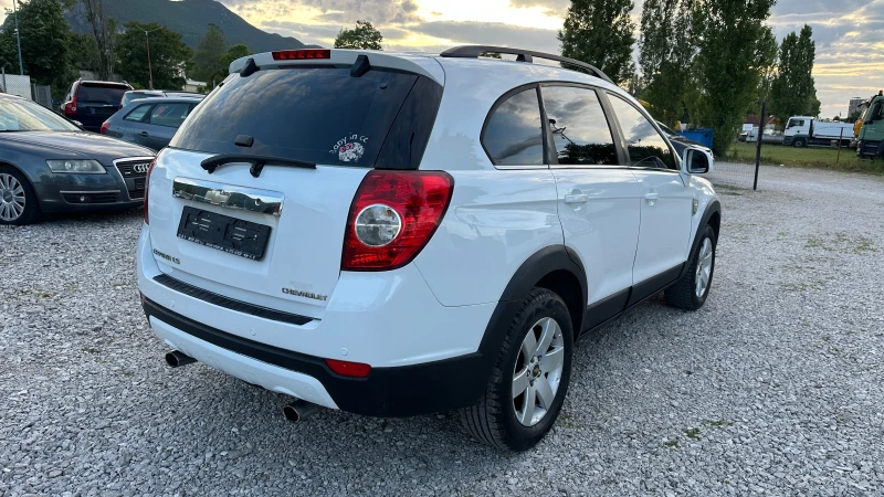 Chevrolet Captiva 2.4i газ 7 места, снимка 4 - Автомобили и джипове - 50404167