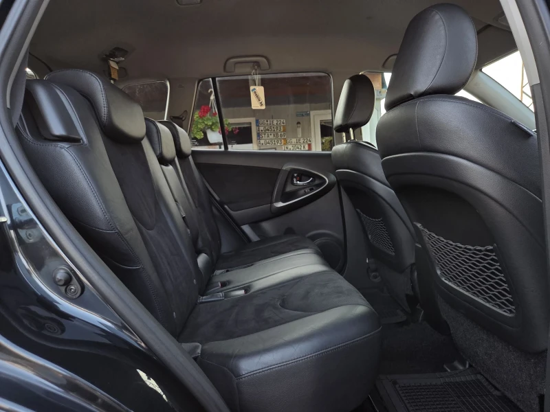 Toyota Rav4 2.2d/150hp| 6 скорости| Нов внос| От 1-ви собствен, снимка 13 - Автомобили и джипове - 51712531