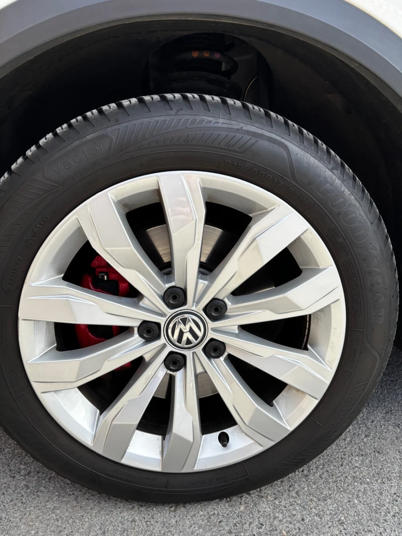 VW T-Roc 1.5 TSI SPORT , снимка 14 - Автомобили и джипове - 52396653