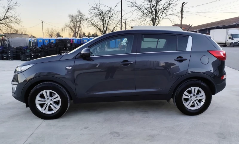 Kia Sportage 1.7CRDI-6ск-NAVI-КАМЕРА-EURO-5, снимка 4 - Автомобили и джипове - 52939681