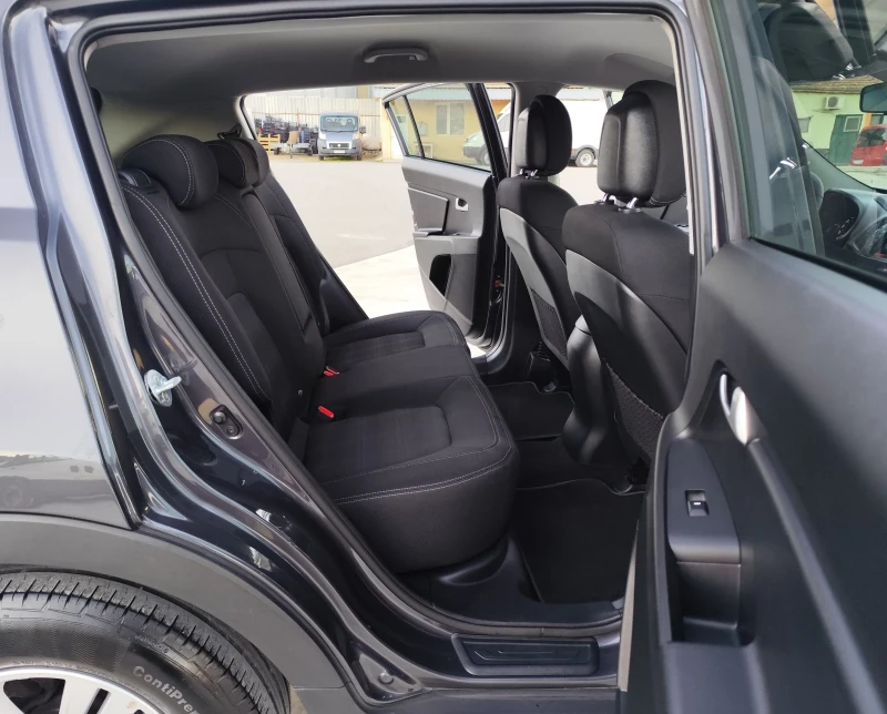 Kia Sportage 1.7CRDI-6ск-NAVI-КАМЕРА-EURO-5, снимка 14 - Автомобили и джипове - 52939681