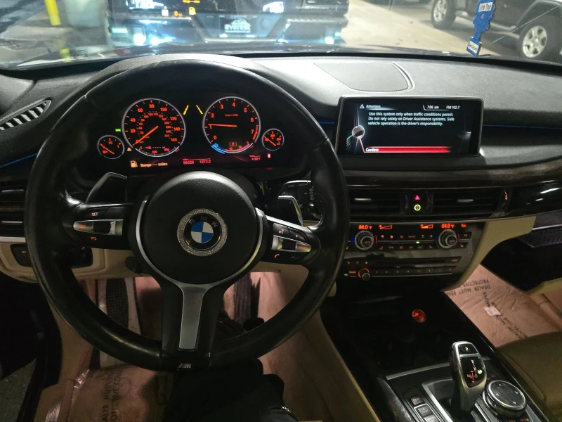 BMW X5 M* SPORT* HARMON* KARDON* ХЕДЪП* КАМЕРА* КЕЙЛЕС* , снимка 10 - Автомобили и джипове - 53273772