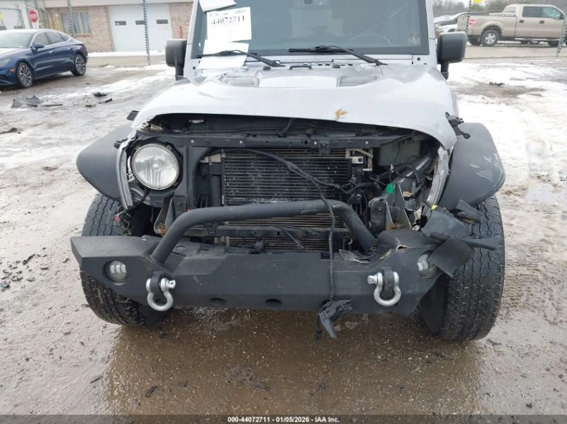 Jeep Avenger 3.6L V-6 DOHC, VVT, 285HP 4X4 Drive, снимка 11 - Автомобили и джипове - 53439071