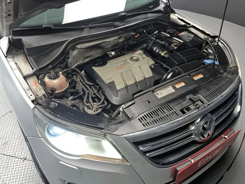 VW Tiguan 2.0 Tdi 5N, снимка 6 - Автомобили и джипове - 55914202