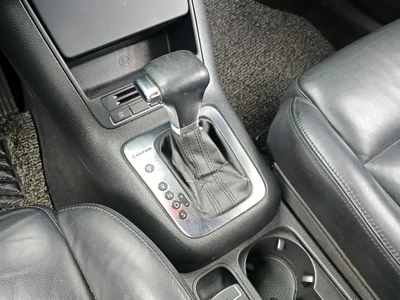 VW Tiguan 2.0 Tdi 5N, снимка 9 - Автомобили и джипове - 55914202