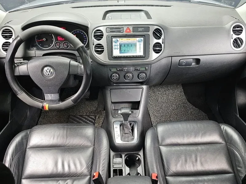 VW Tiguan 2.0 Tdi 5N, снимка 7 - Автомобили и джипове - 55914202