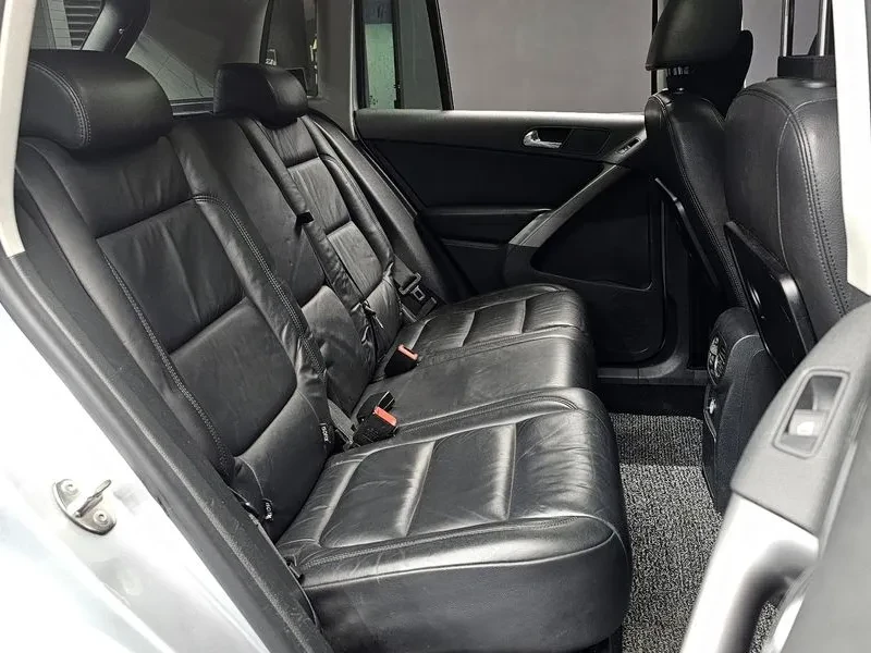 VW Tiguan 2.0 Tdi 5N, снимка 12 - Автомобили и джипове - 55914202