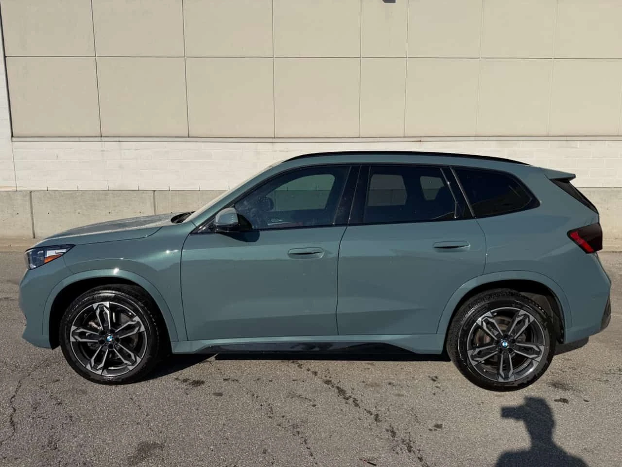 BMW X1 xDrive28i/HARMAN KARDON/ПАНОРАМА/360 CAM, снимка 5 - Автомобили и джипове - 54161255