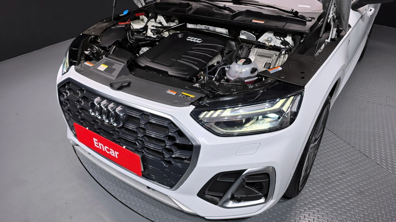 Audi Q5 40 TDI Quattro Premium | 360 CAM | HUD | DISTRONIC, снимка 9 - Автомобили и джипове - 54682529