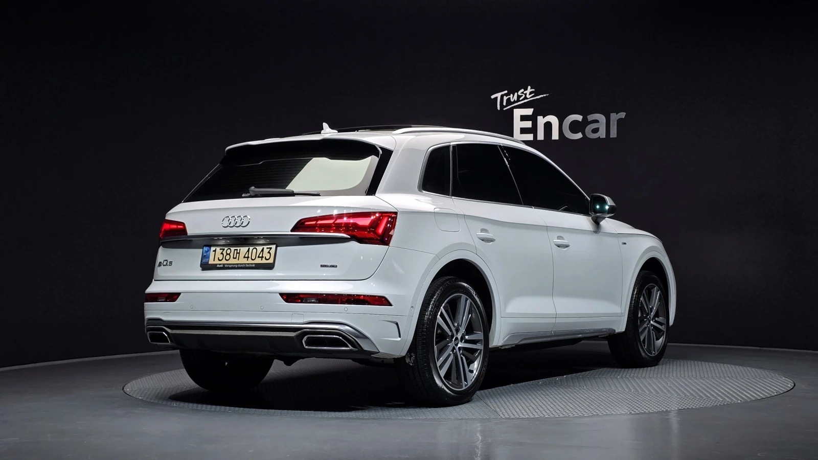 Audi Q5 40 TDI Quattro Premium | 360 CAM | HUD | DISTRONIC, снимка 2 - Автомобили и джипове - 54682529