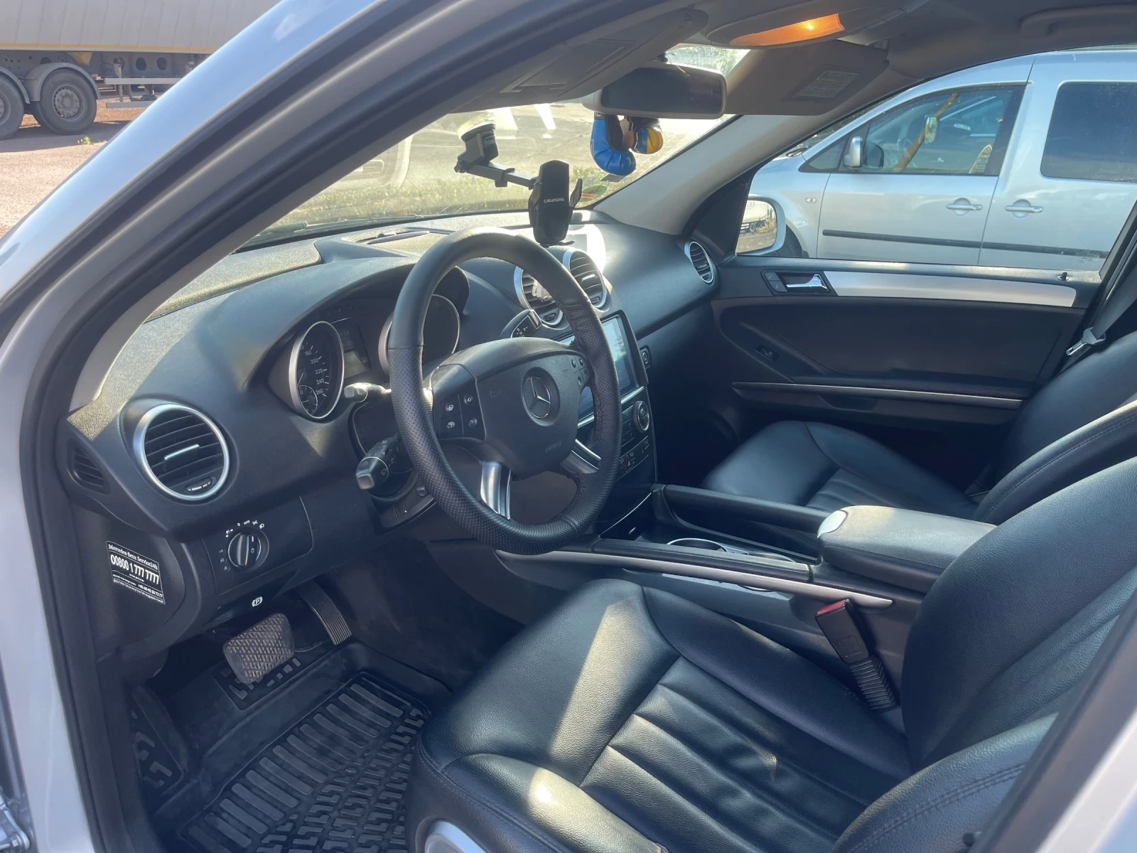 Mercedes-Benz ML 300, снимка 5 - Автомобили и джипове - 55440293