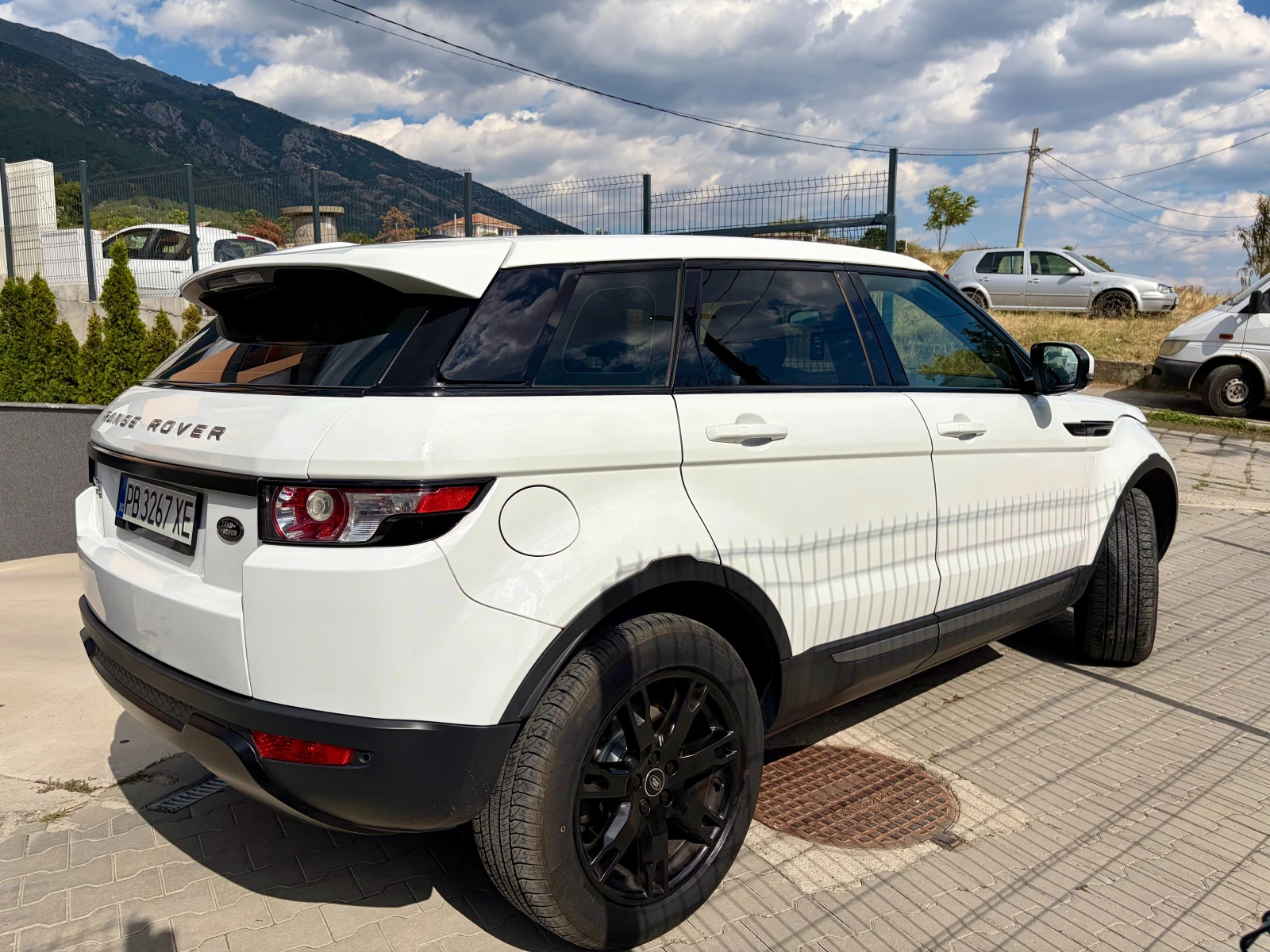 Land Rover Range Rover Evoque 2.2 ПЕЖО МОТОР, снимка 4 - Автомобили и джипове - 55727279