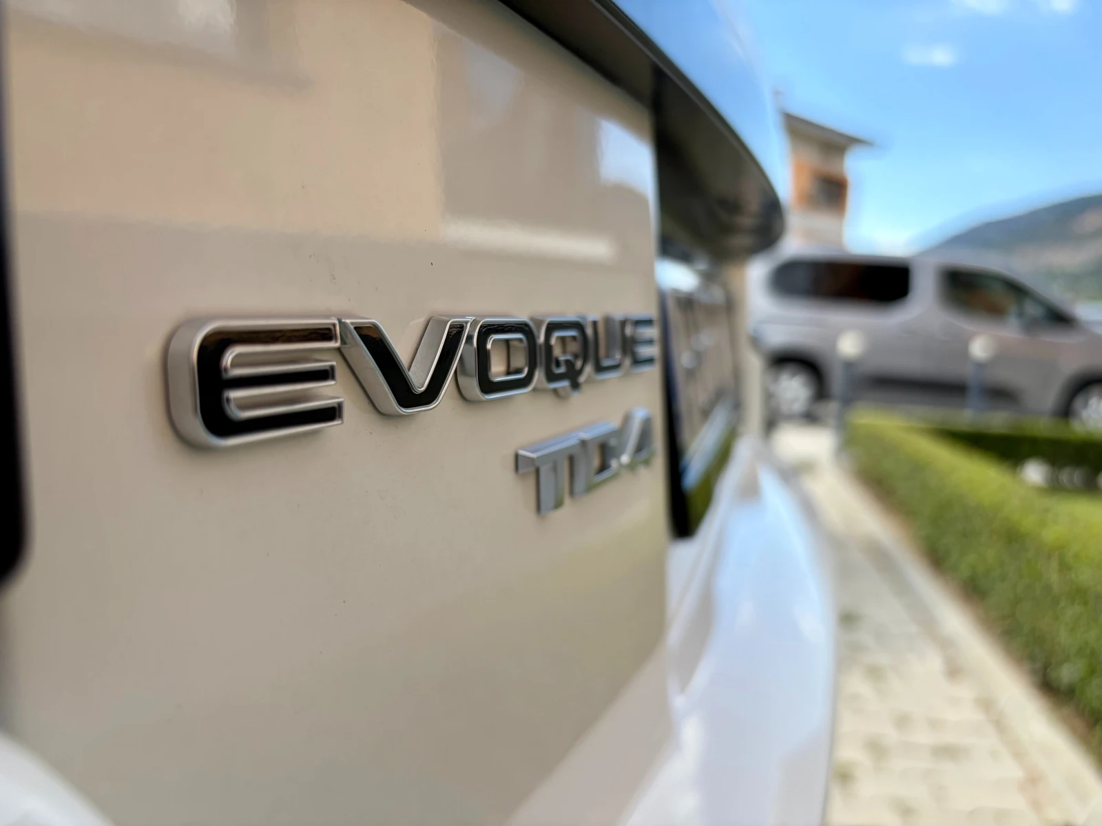 Land Rover Range Rover Evoque 2.2 ПЕЖО МОТОР, снимка 16 - Автомобили и джипове - 55727279
