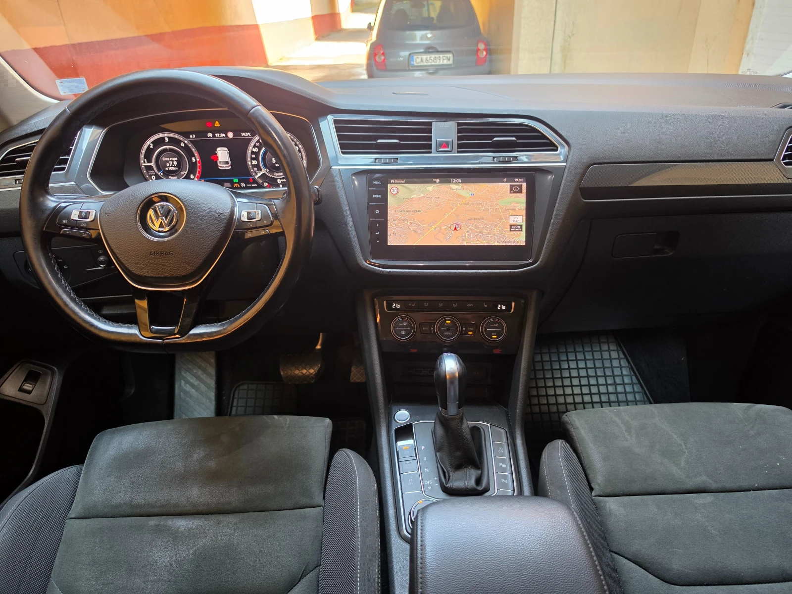 VW Tiguan Allspace 2, 0 DSG HIGHLINE, снимка 9 - Автомобили и джипове - 56021872
