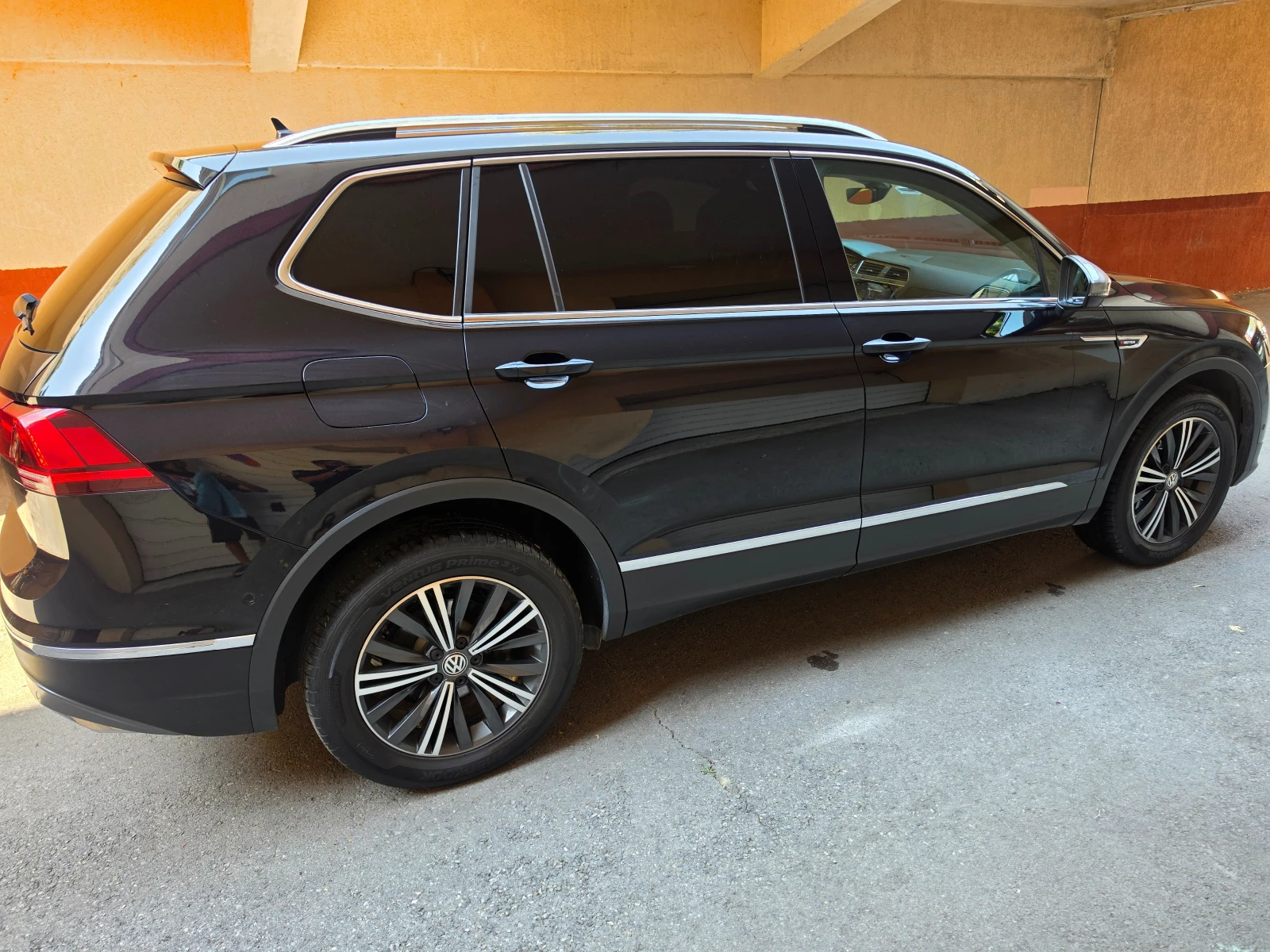 VW Tiguan Allspace 2, 0 DSG HIGHLINE, снимка 3 - Автомобили и джипове - 56021872