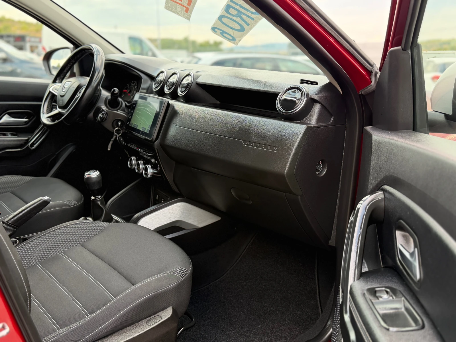 Dacia Duster * ИТАЛИЯ* 1.5-116* NAVI* CAMERA* EURO 6 D* , снимка 11 - Автомобили и джипове - 56092105