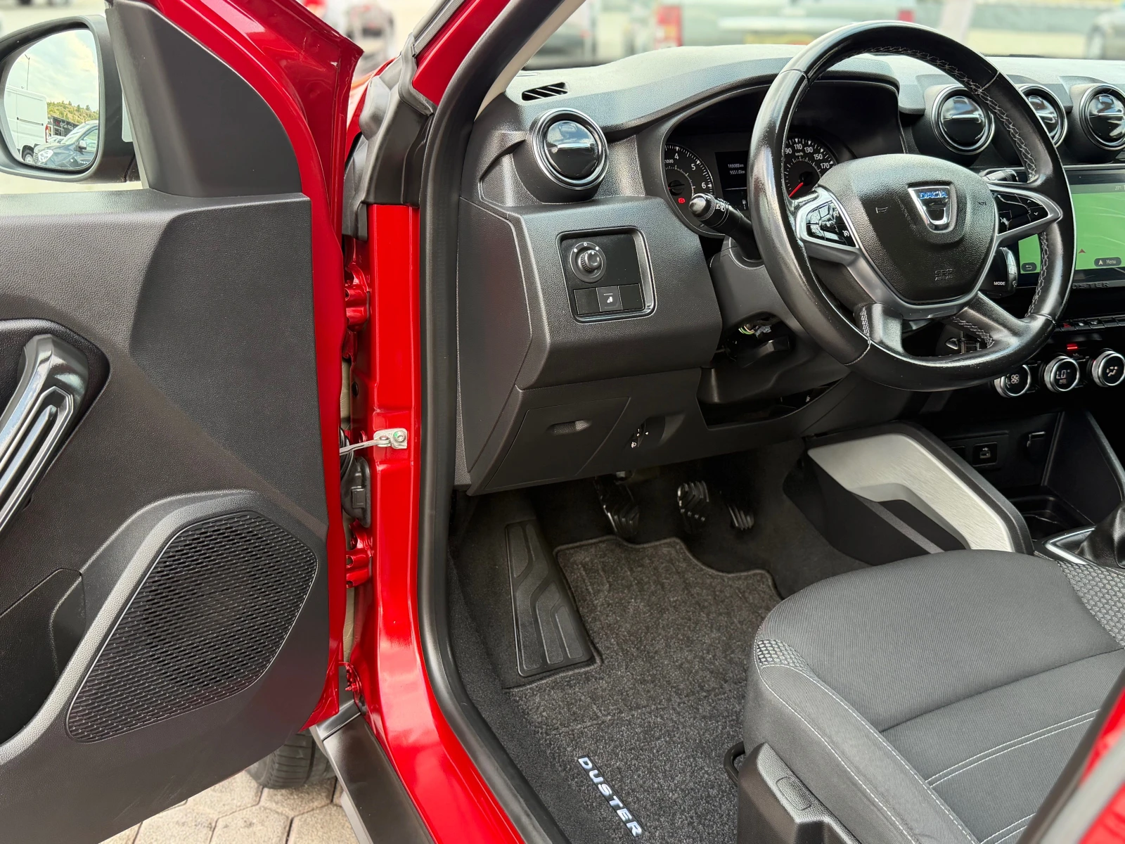 Dacia Duster * ИТАЛИЯ* 1.5-116* NAVI* CAMERA* EURO 6 D* , снимка 14 - Автомобили и джипове - 56092105