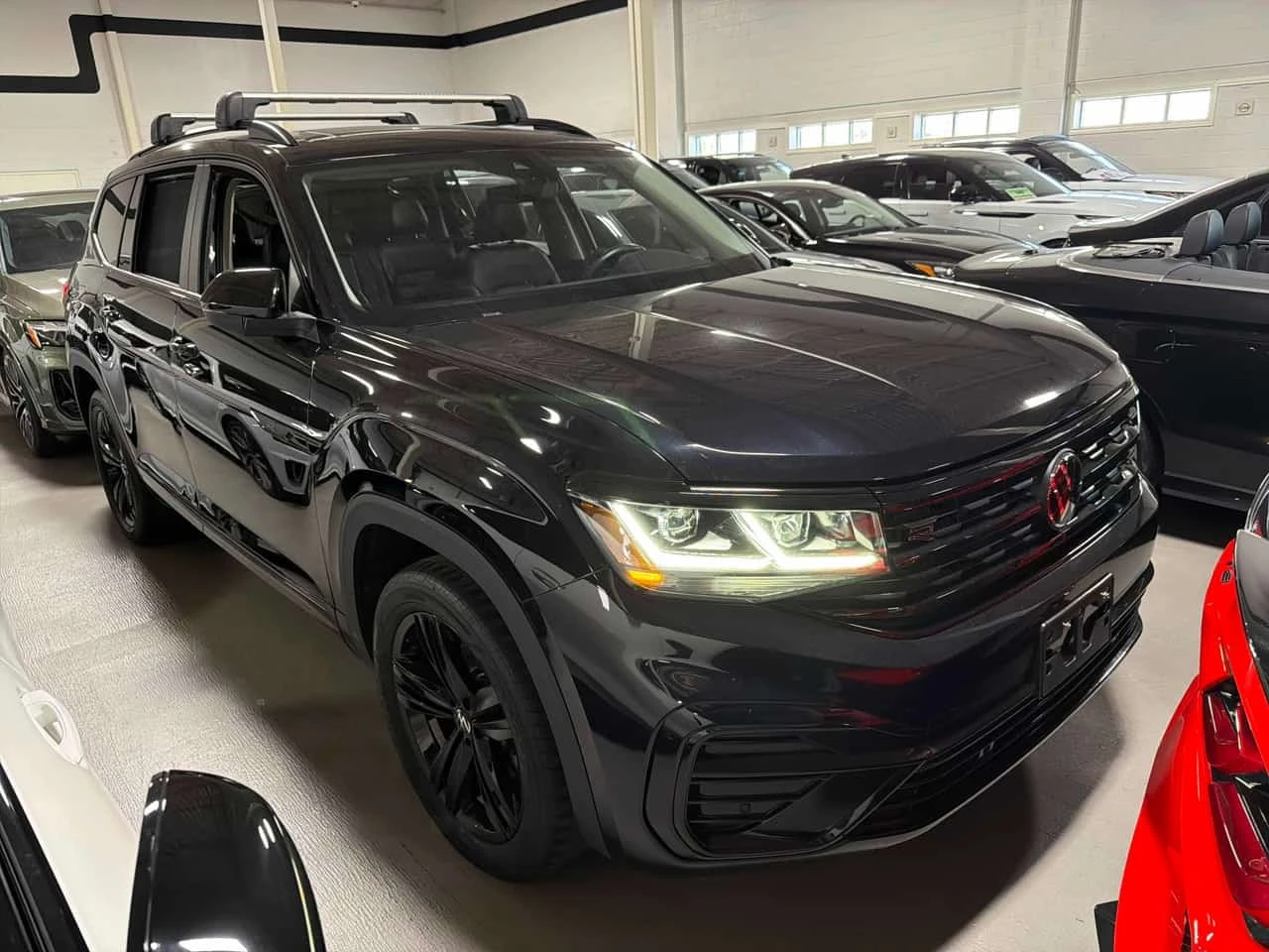VW Atlas * R-LINE* ADAPTIVE CRUISE* 2 КЛЮЧА * , снимка 2 - Автомобили и джипове - 56214112