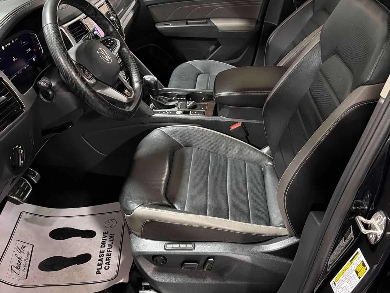 VW Atlas * R-LINE* ADAPTIVE CRUISE* 2 КЛЮЧА * , снимка 9 - Автомобили и джипове - 56214112