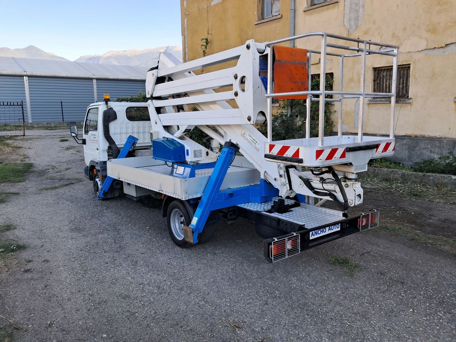 Автовишка Друга марка Nissan Cabstar ТОП състояние  - изображение 2