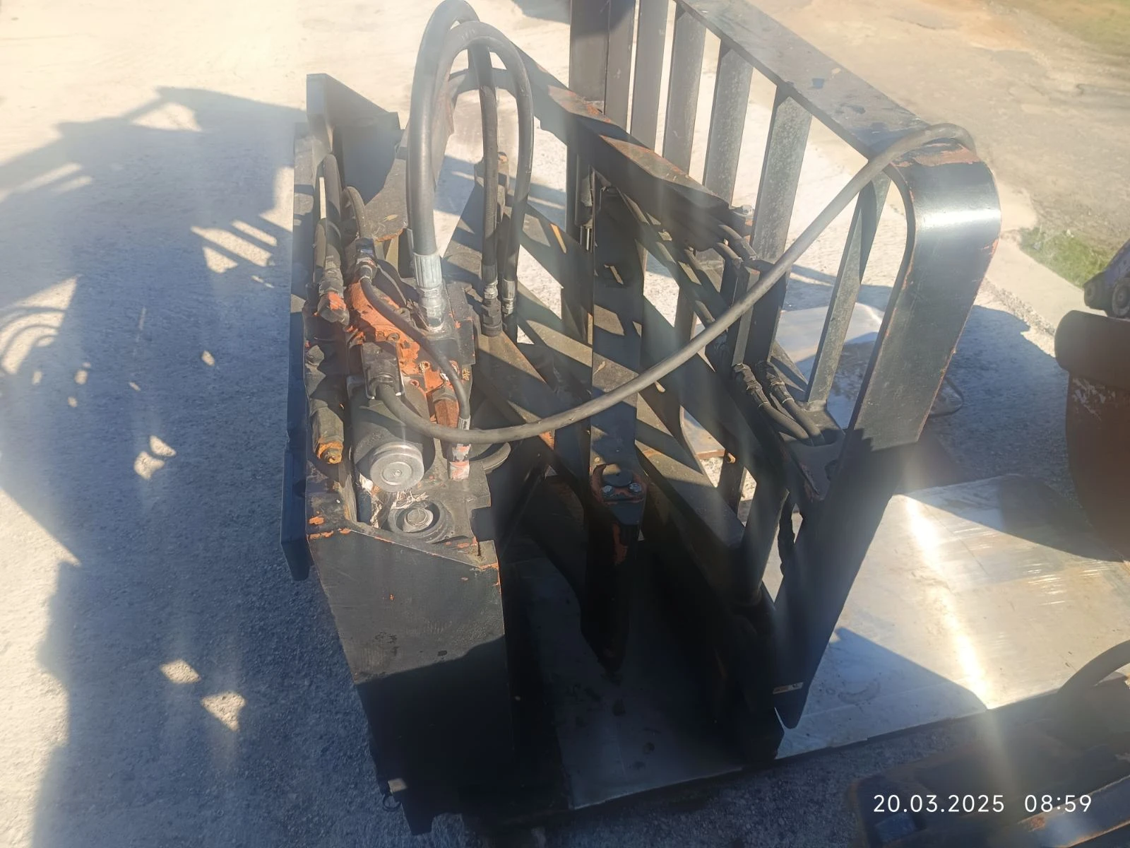  Clark     | Mobile.bg   5