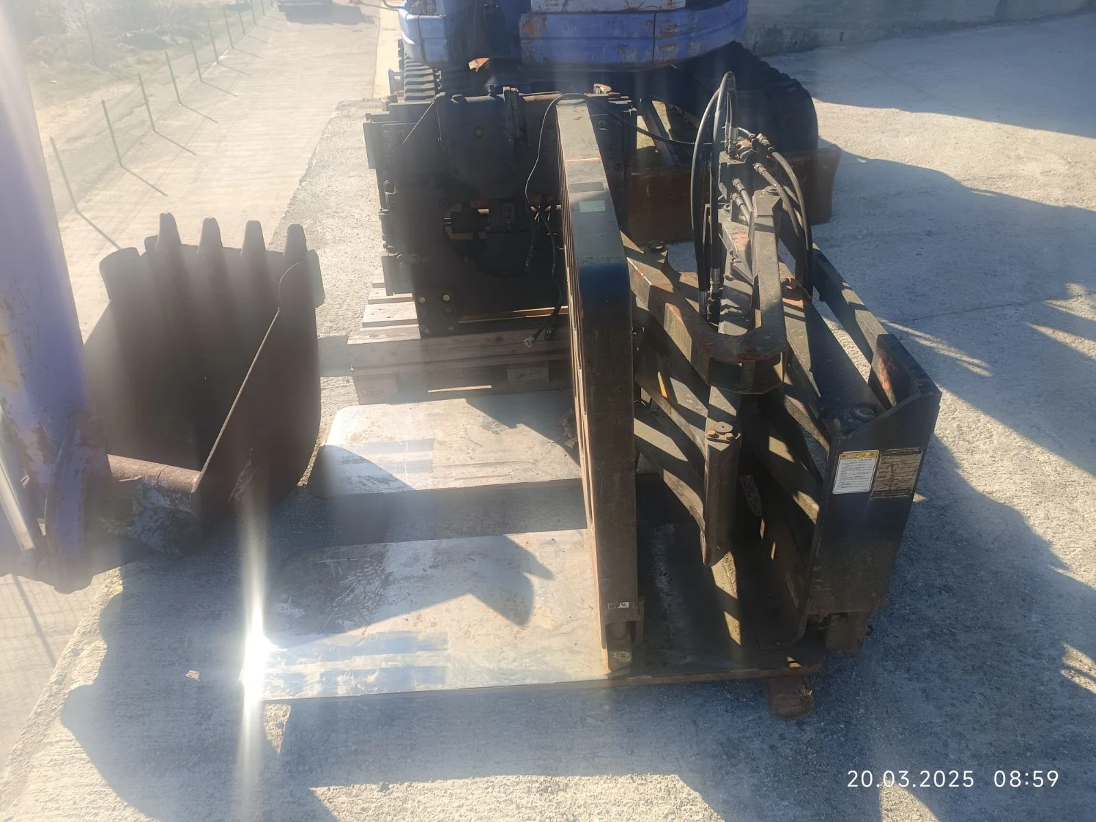  Clark     | Mobile.bg   1