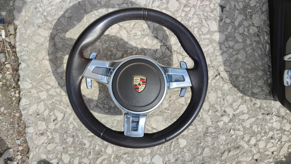 Спортен волан с бег airbag и пера Porsche Panamera 4s Порше Панамера