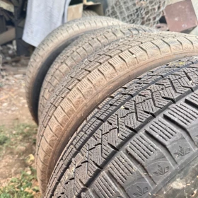 Гуми Зимни 235/60R18, снимка 2