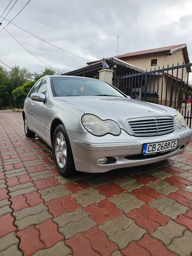 Mercedes-Benz C 180, снимка 4 - Автомобили и джипове - 47301538