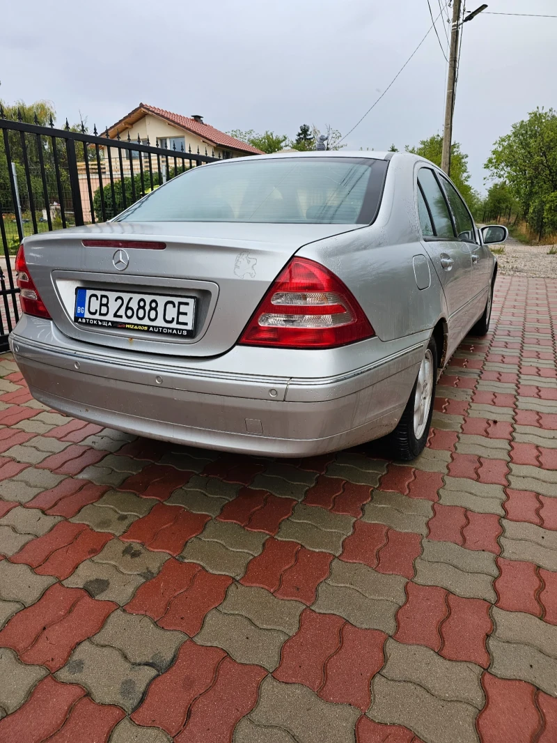 Mercedes-Benz C 180, снимка 3 - Автомобили и джипове - 47301538