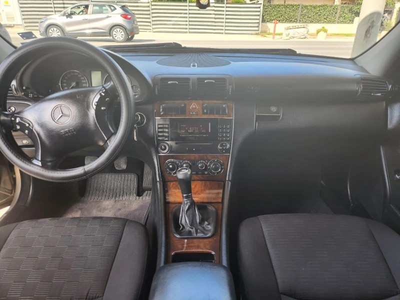 Mercedes-Benz C 220, снимка 5 - Автомобили и джипове - 47340009