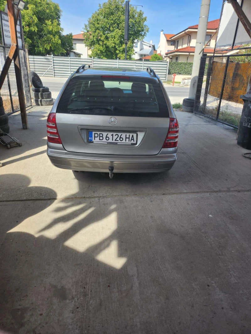 Mercedes-Benz C 220, снимка 3 - Автомобили и джипове - 47340009