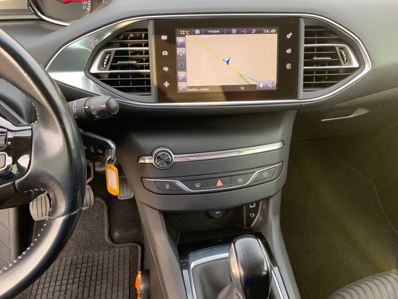 Peugeot 308 1.2i, снимка 11 - Автомобили и джипове - 47803038