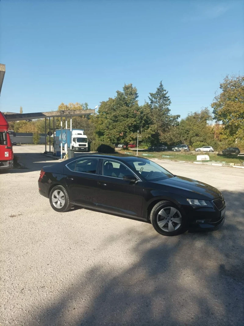 Skoda Superb 2.0, снимка 4 - Автомобили и джипове - 49080085