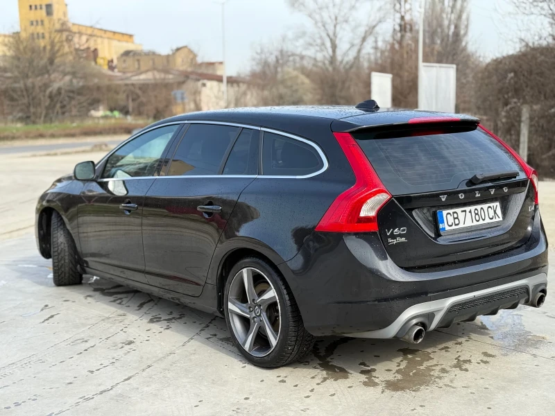 Volvo V60, снимка 1 - Автомобили и джипове - 49471541