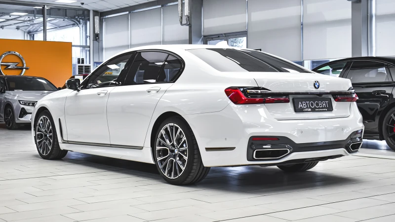 BMW 750 i xDrive M Sport Sportautomatic, снимка 7 - Автомобили и джипове - 50208234