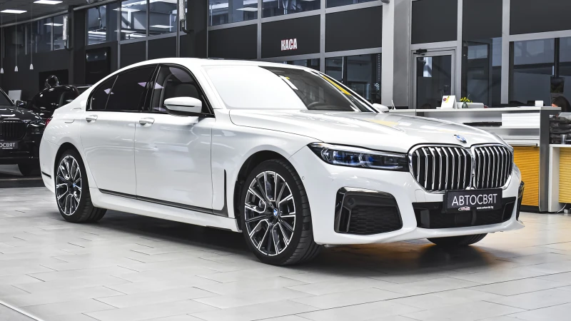 BMW 750 i xDrive M Sport Sportautomatic, снимка 5 - Автомобили и джипове - 50208234