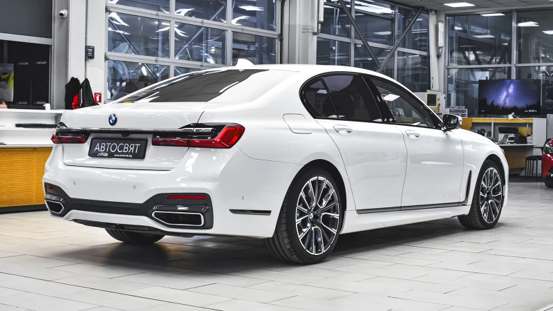 BMW 750 i xDrive M Sport Sportautomatic, снимка 6 - Автомобили и джипове - 50208234